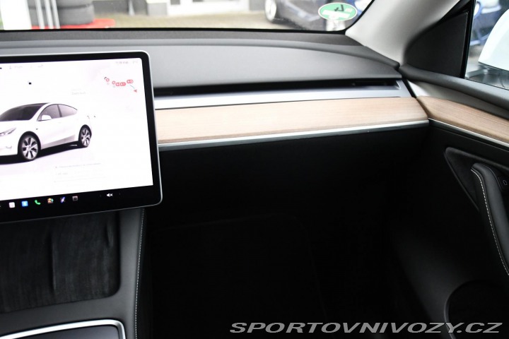 Tesla Model Y STANDARD RANGE 1M SoH 96% 2023