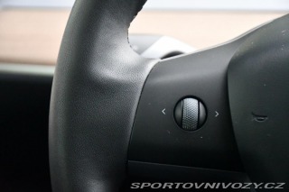 Tesla Model Y STANDARD RANGE 1M SoH 96% 2023