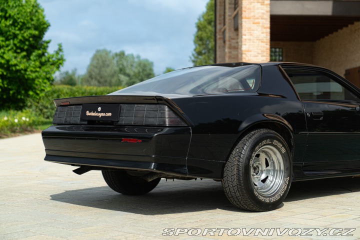 Chevrolet Camaro III Z28 RS 5.0 V8 1992