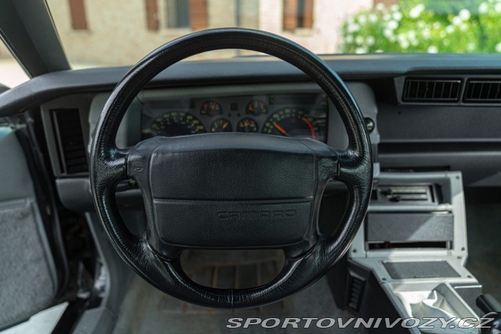 Chevrolet Camaro III Z28 RS 5.0 V8 1992