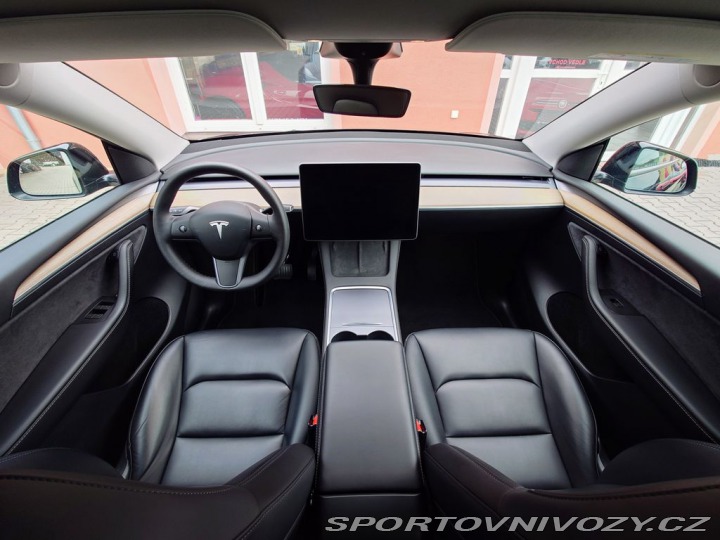 Tesla Model Y Long Range Dual Motor 378 2022