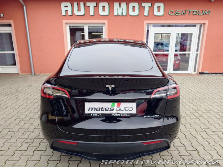 Tesla Model Y Long Range Dual Motor 378 2022