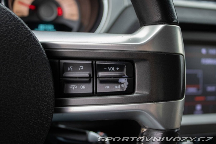 Ford Mustang GT 5.0 V8  / AJ NA SPLÁT 2011