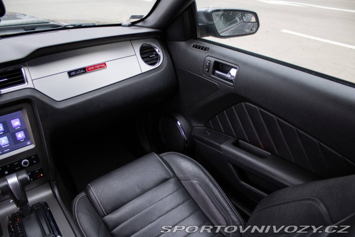 Ford Mustang GT 5.0 V8  / AJ NA SPLÁT 2011