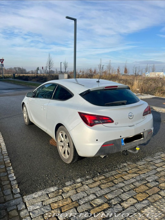 Opel Astra GTC 1.4 T 2012