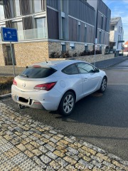 Opel Astra GTC 1.4 T 2012