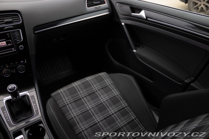 Volkswagen Golf Variant  GTD 2.0 TDI BMT 2015