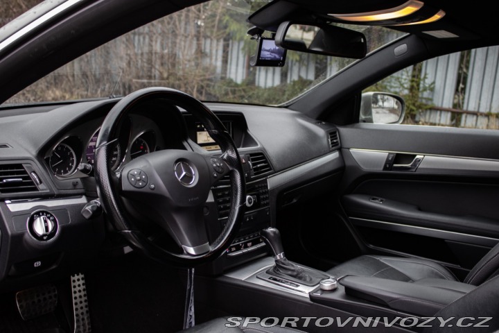 Mercedes-Benz E Kupé  350 CDI Blue / AJ N 2010
