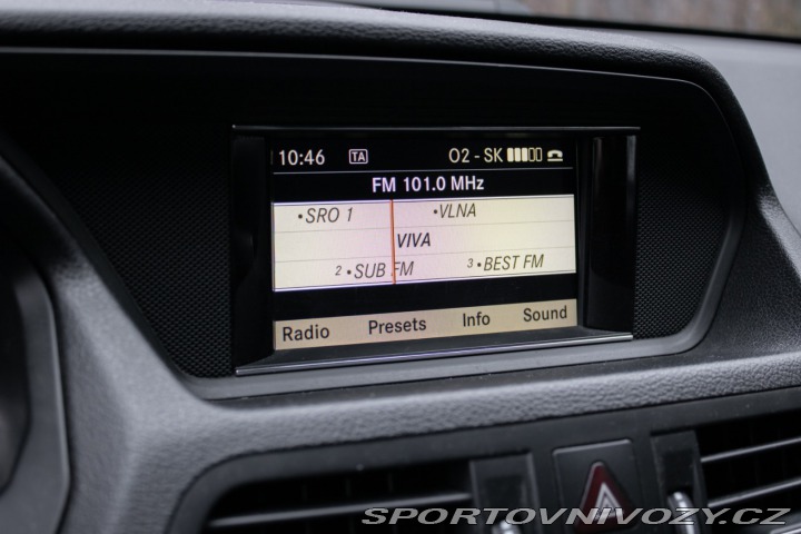 Mercedes-Benz E Kupé  350 CDI Blue / AJ N 2010