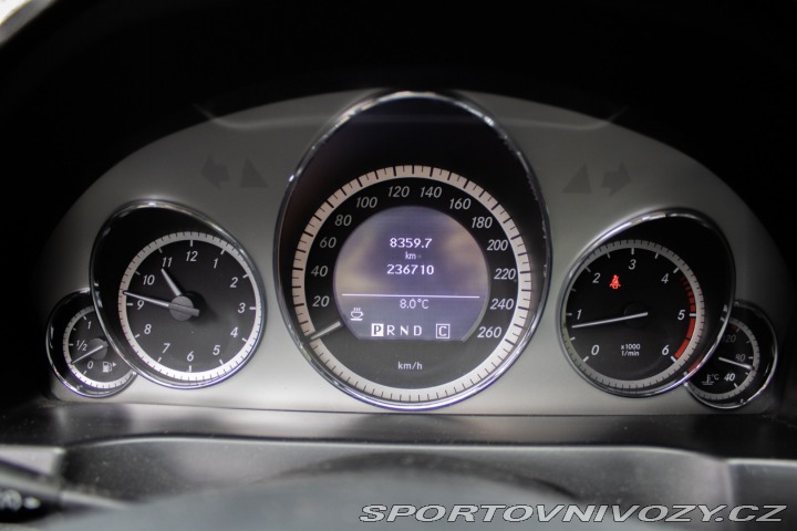Mercedes-Benz E Kupé  350 CDI Blue / AJ N 2010