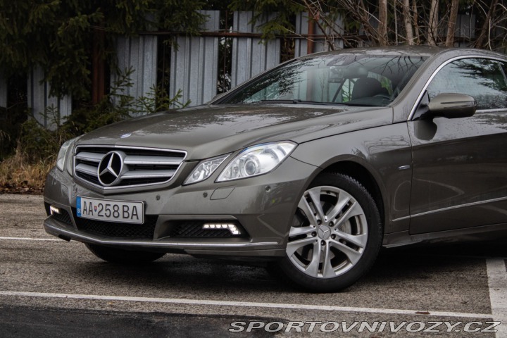 Mercedes-Benz E Kupé  350 CDI Blue / AJ N 2010