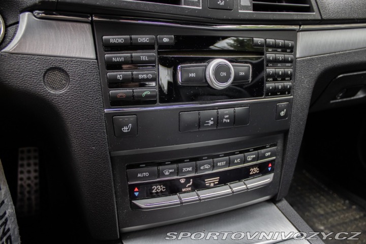 Mercedes-Benz E Kupé  350 CDI Blue / AJ N 2010