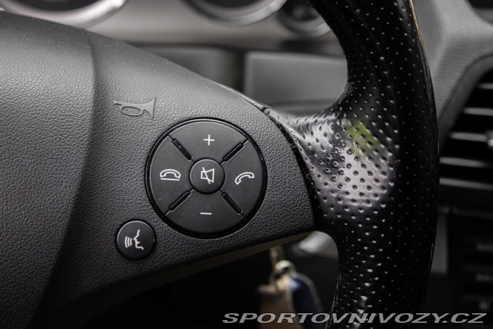 Mercedes-Benz E Kupé  350 CDI Blue / AJ N 2010