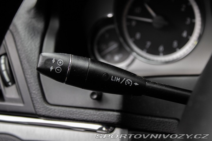 Mercedes-Benz E Kupé  350 CDI Blue / AJ N 2010