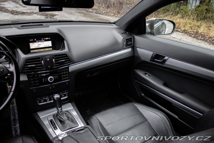 Mercedes-Benz E Kupé  350 CDI Blue / AJ N 2010