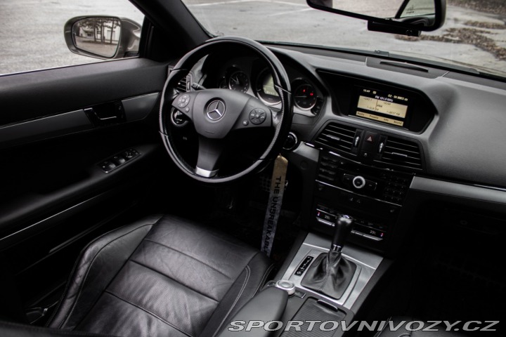 Mercedes-Benz E Kupé  350 CDI Blue / AJ N 2010