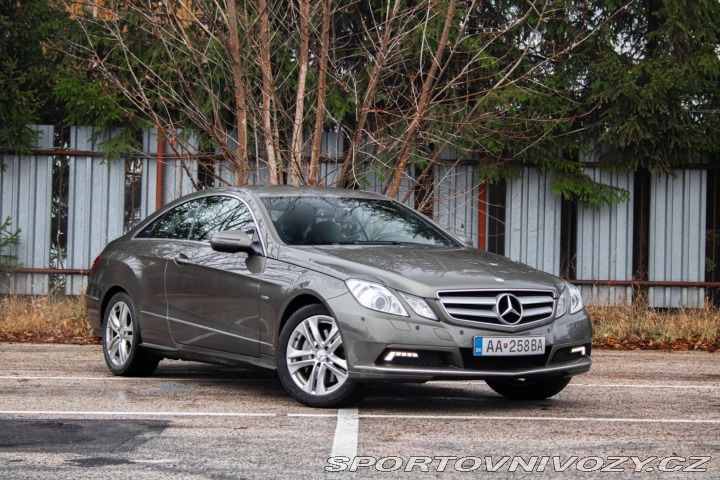 Mercedes-Benz E Kupé  350 CDI Blue / AJ N 2010