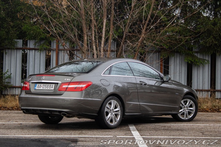 Mercedes-Benz E Kupé  350 CDI Blue / AJ N 2010
