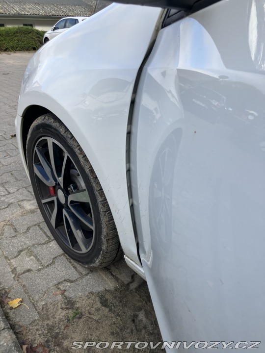 Volkswagen Golf 6 GTI 2011