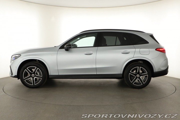 Mercedes-Benz Ostatní modely GLC AMG Line GLC 300 e 4MATIC 2025