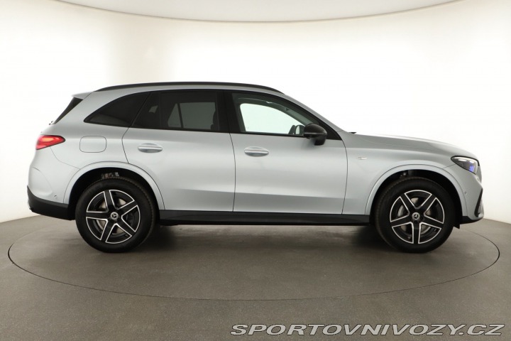 Mercedes-Benz Ostatní modely GLC AMG Line GLC 300 e 4MATIC 2025