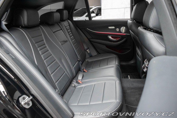 Mercedes-Benz E E 300d 4M*AMG*AIR*DPH*ČR 2022