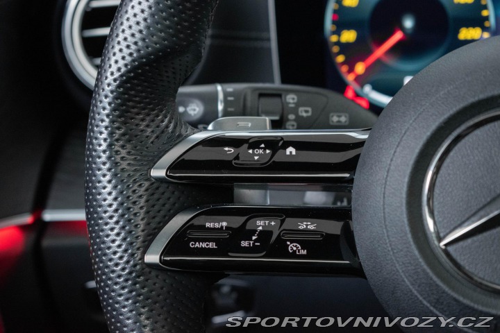 Mercedes-Benz E E 300d 4M*AMG*AIR*DPH*ČR 2022