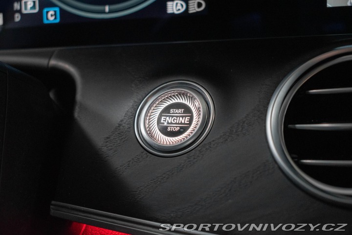 Mercedes-Benz E E 300d 4M*AMG*AIR*DPH*ČR 2022