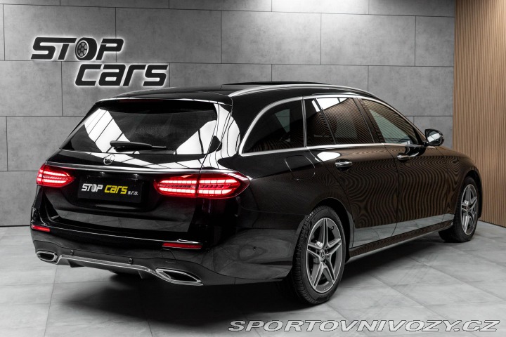 Mercedes-Benz E E 300d 4M*AMG*AIR*DPH*ČR 2022