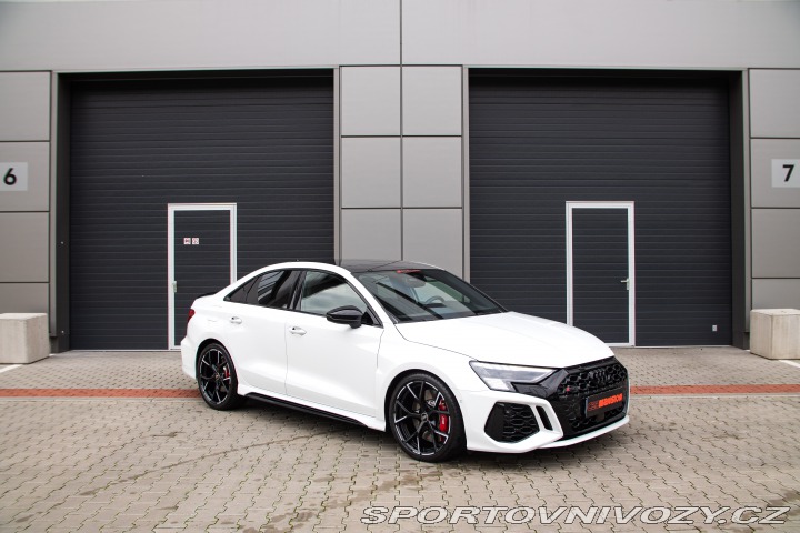 Audi RS3 REZERVACE 2022