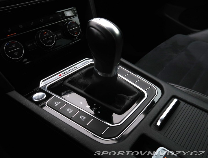 Volkswagen Ostatní modely Passat Highline 2.0 BiTDI 2015