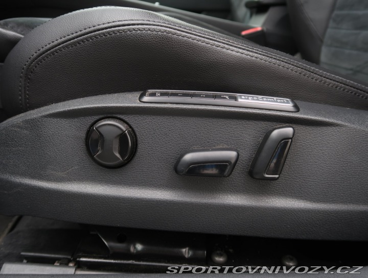 Volkswagen Ostatní modely Passat Highline 2.0 BiTDI 2015