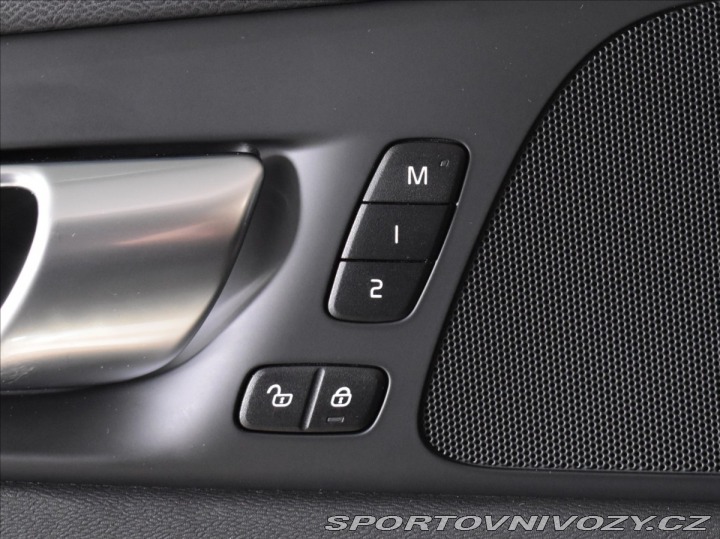 Volvo V60 2,0 T6 AWD Core 2025