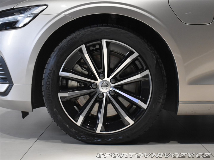 Volvo V60 2,0 T6 AWD Core 2025