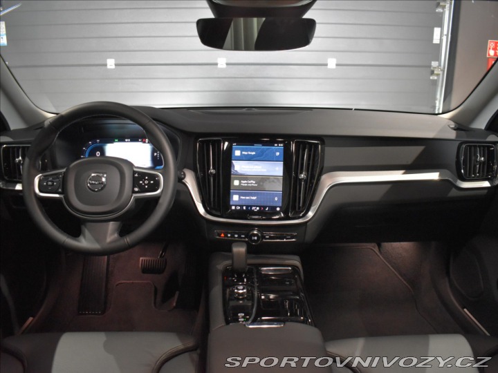 Volvo V60 T8 AWD PLUS BLIS,Bezklíč 2025