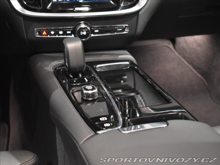 Volvo V60 T8 AWD PLUS BLIS,Bezklíč 2025