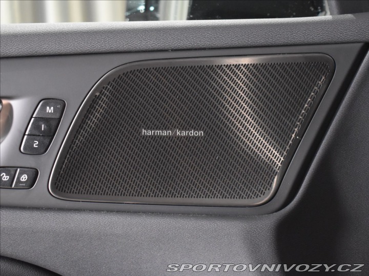 Volvo V60 T8 AWD PLUS BLIS,Bezklíč 2025