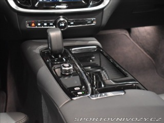 Volvo V60 T8 AWD PLUS BLIS,Bezklíč 2025