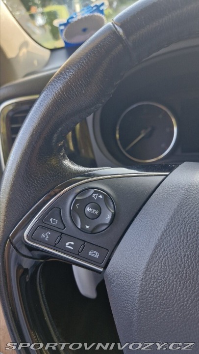 Mitsubishi Ostatní modely Outlander 2,3   4x4 2016