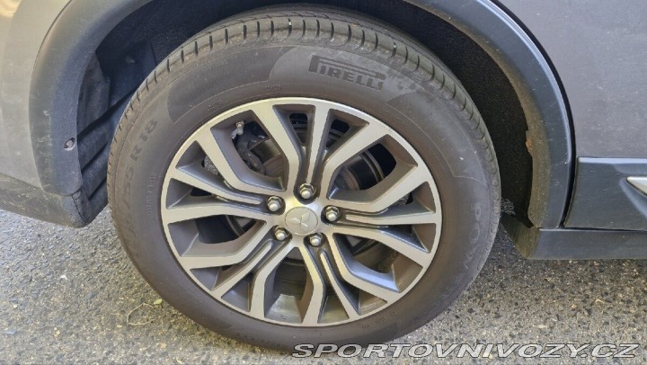 Mitsubishi Ostatní modely Outlander 2,3   4x4 2016