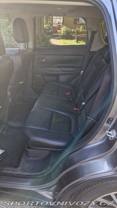 Mitsubishi Ostatní modely Outlander 2,3   4x4 2016
