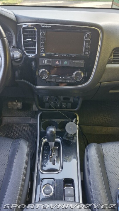 Mitsubishi Ostatní modely Outlander 2,3   4x4 2016