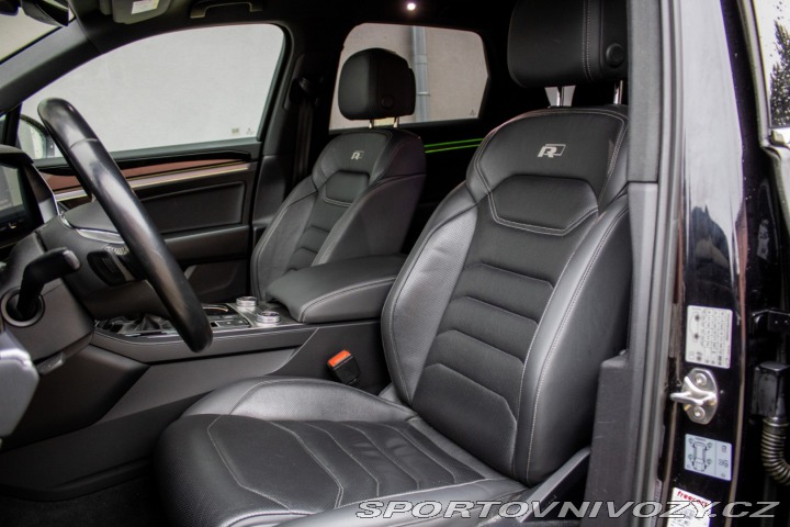 Volkswagen Ostatní modely Touareg  3.0 V6 TDI SCR R-Line / 2019