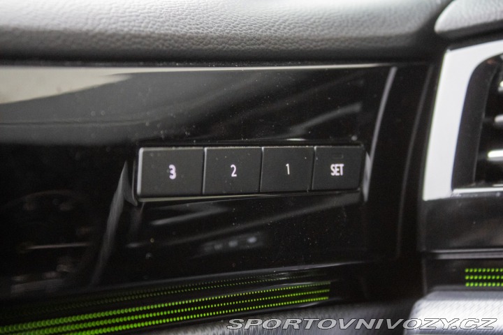 Volkswagen Ostatní modely Touareg  3.0 V6 TDI SCR R-Line / 2019