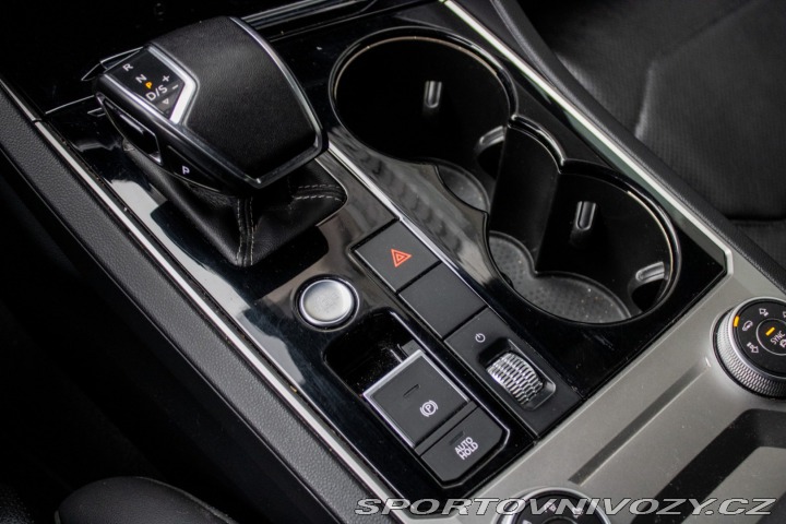 Volkswagen Ostatní modely Touareg  3.0 V6 TDI SCR R-Line / 2019