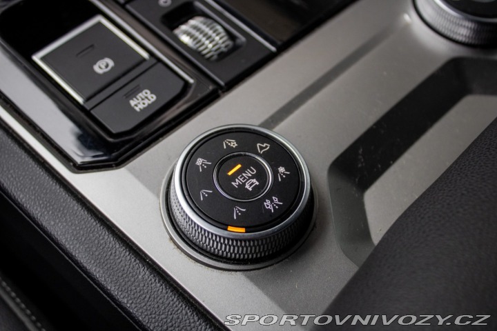 Volkswagen Ostatní modely Touareg  3.0 V6 TDI SCR R-Line / 2019