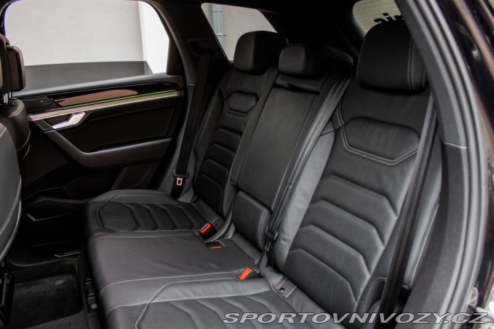 Volkswagen Ostatní modely Touareg  3.0 V6 TDI SCR R-Line / 2019