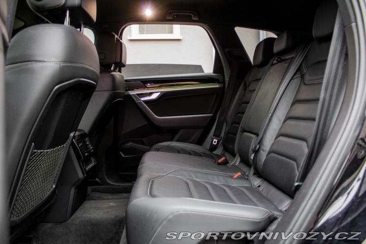 Volkswagen Ostatní modely Touareg  3.0 V6 TDI SCR R-Line / 2019