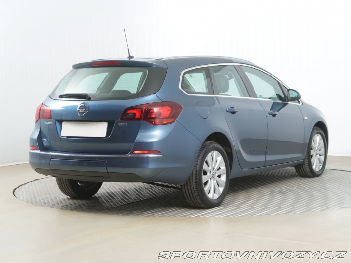 Opel Astra 2.0 CDTI 2013
