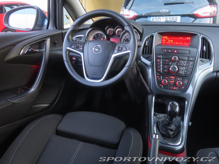 Opel Astra 2.0 CDTI 2013